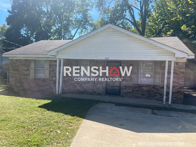 3 bed, 1.0 bath, 1026 sqft, $1,200 — Photo 1