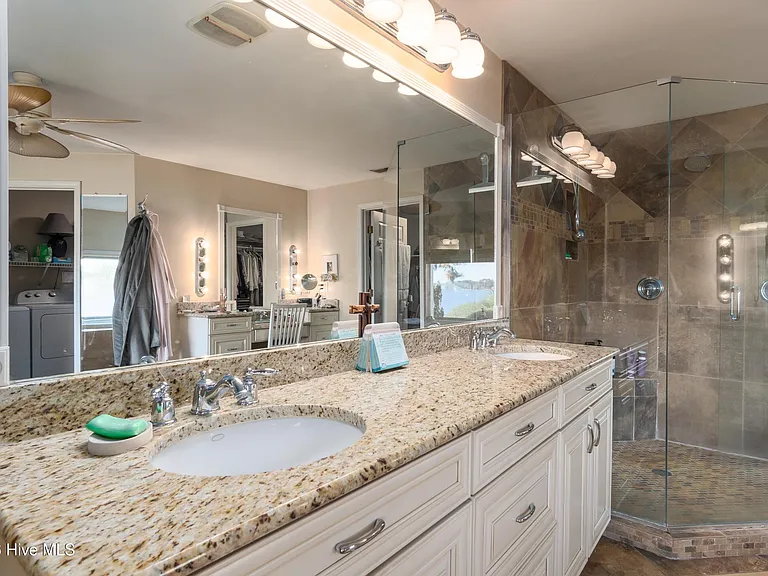 810 Madam Moores Ln #A — Photo 39