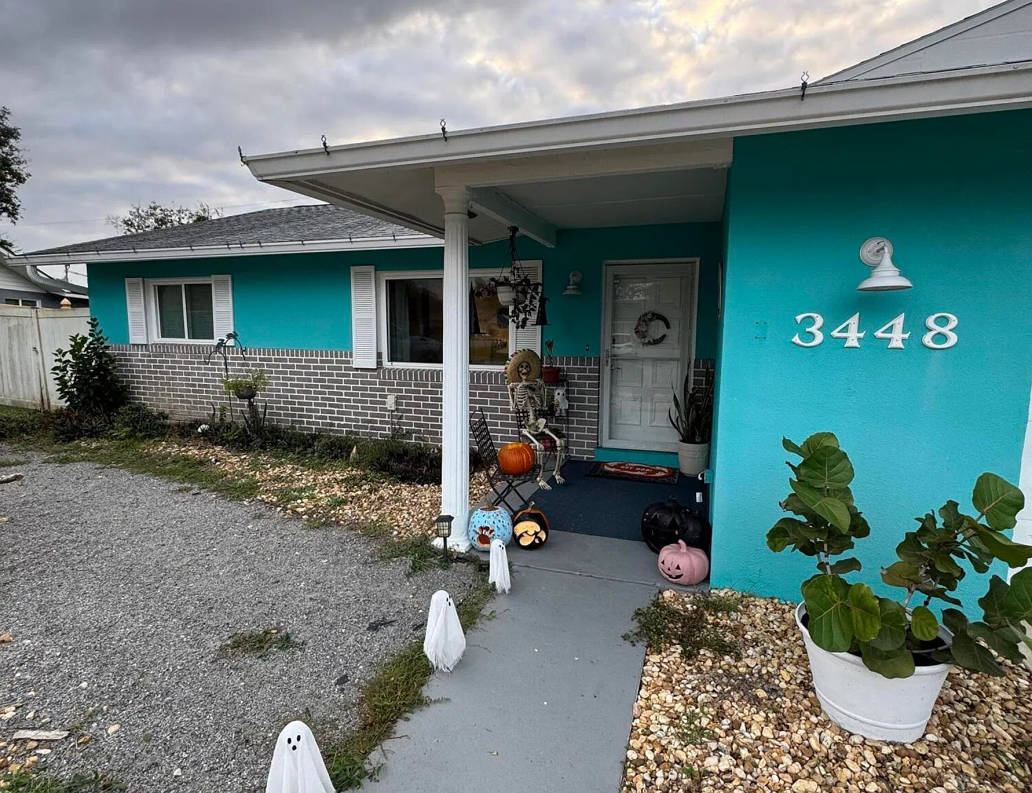 3 bed, 2.0 bath, 1267 sqft, $2,400 — Photo 1