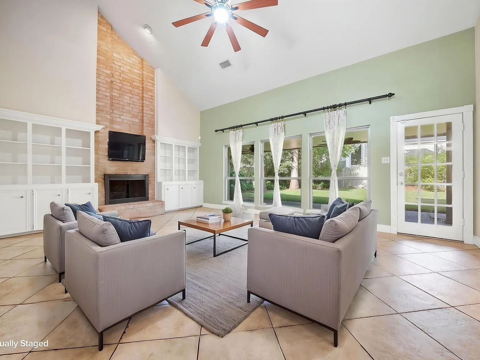 3 bed, 2.5 bath, 2751 sqft, $2,650 — Photo 4