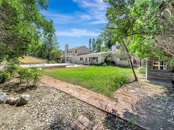 20555 Dumont St, Woodland Hills, CA 91364