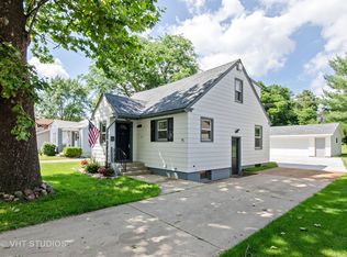 25 E Lincoln Ave, Dundee, IL