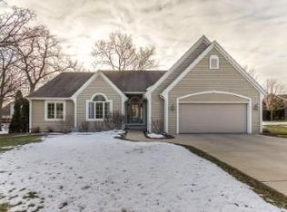 12265 W Whitaker Ave, Greenfield, WI 53228