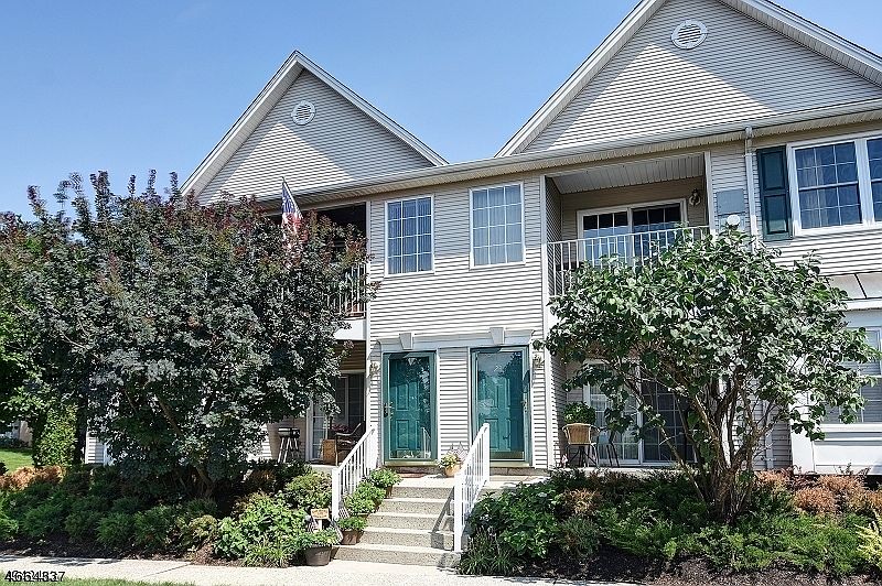 1st image of 234 Cambridge Ct