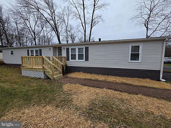 3rd image of 450 Ford Hook Rd