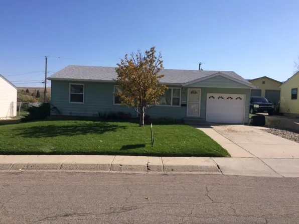 2721 Navarre Rd, Casper, WY 82604