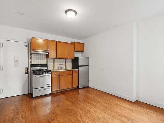 4th image of 245 W 115th St APT 7
