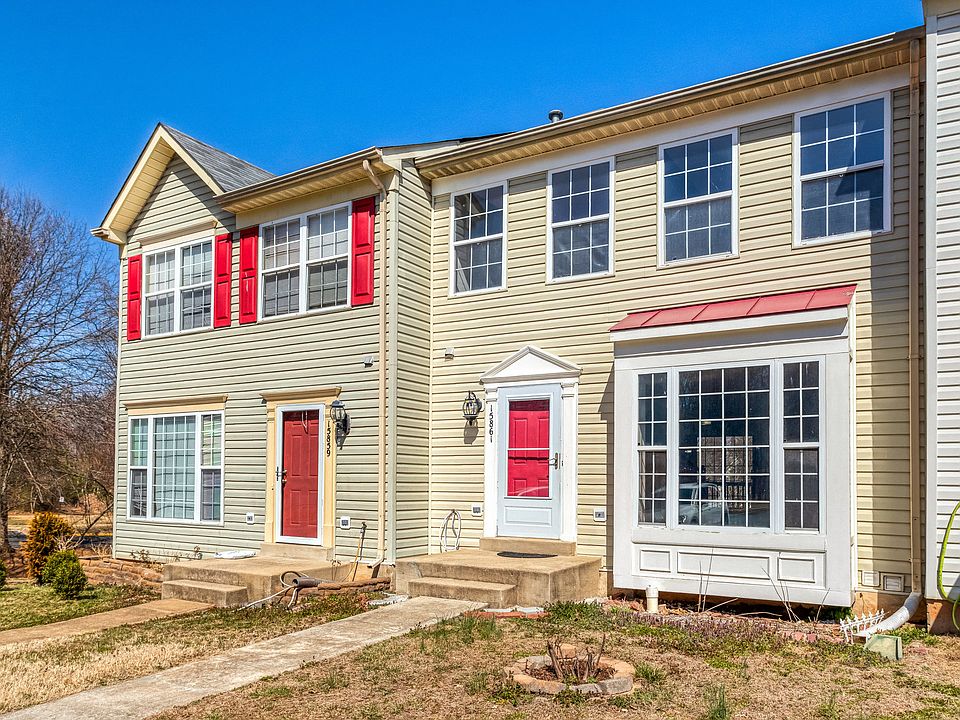 1st image of 15861 Pebblewood St