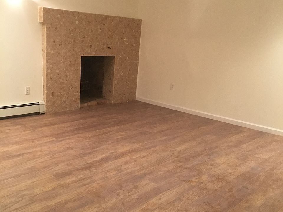 2nd image of 3041 Roberts Ave #1