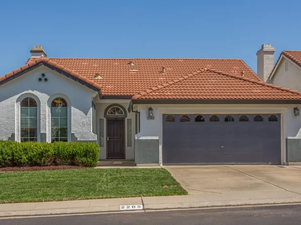 2205 Misty Hollow Dr, Rocklin, CA 95765