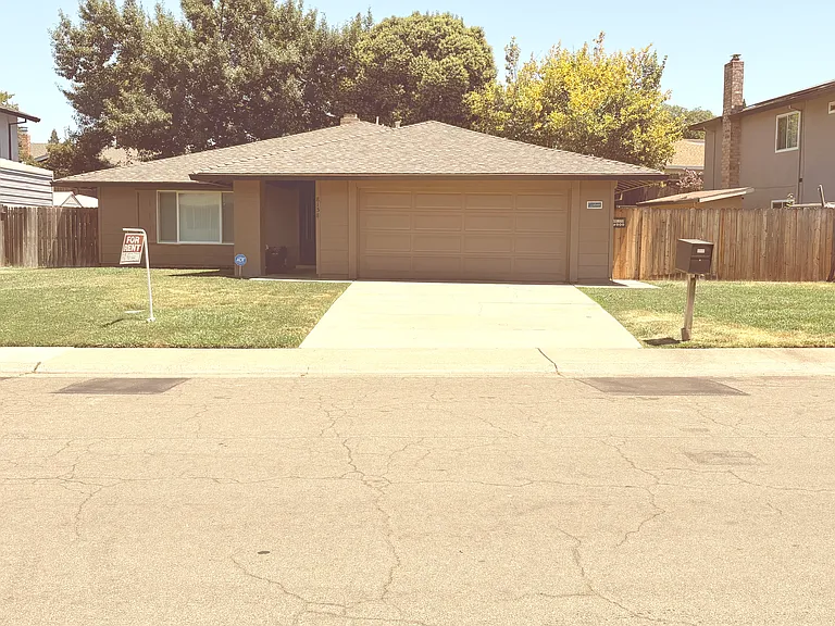 8158 Canyon Oak Dr — Photo 1