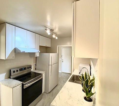 2nd image of 7150 Rainbow Dr APT 11
