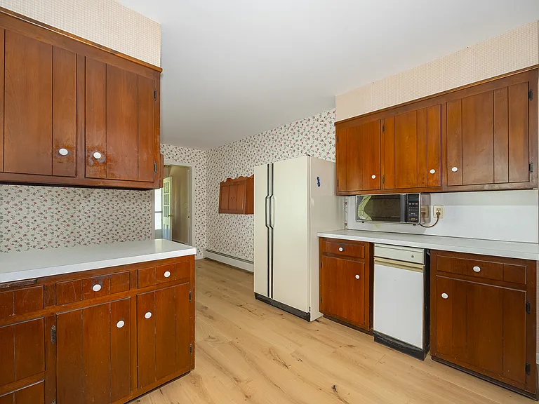 50 Aspinwall Rd — Photo 4