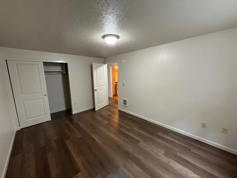 915 Bryan Ct — Photo 14