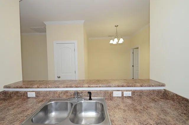 106 Thompson St — Photo 12