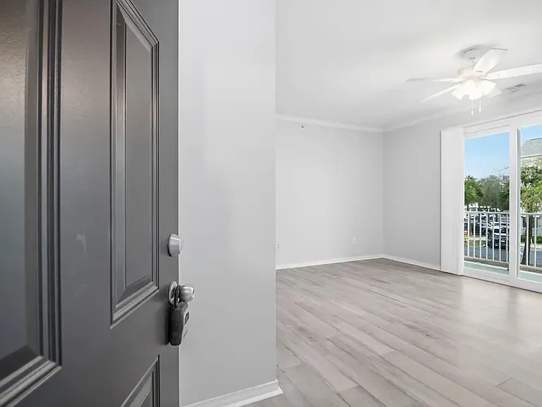 130 River Landing Dr — Photo 5
