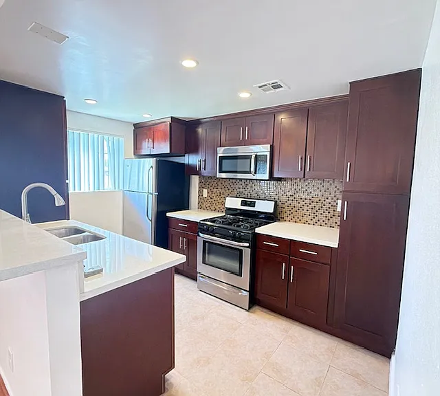 711 E Tujunga Ave #A — Photo 8