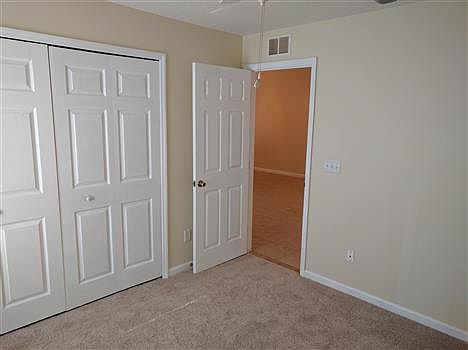 4th image of 3 Regina Ln