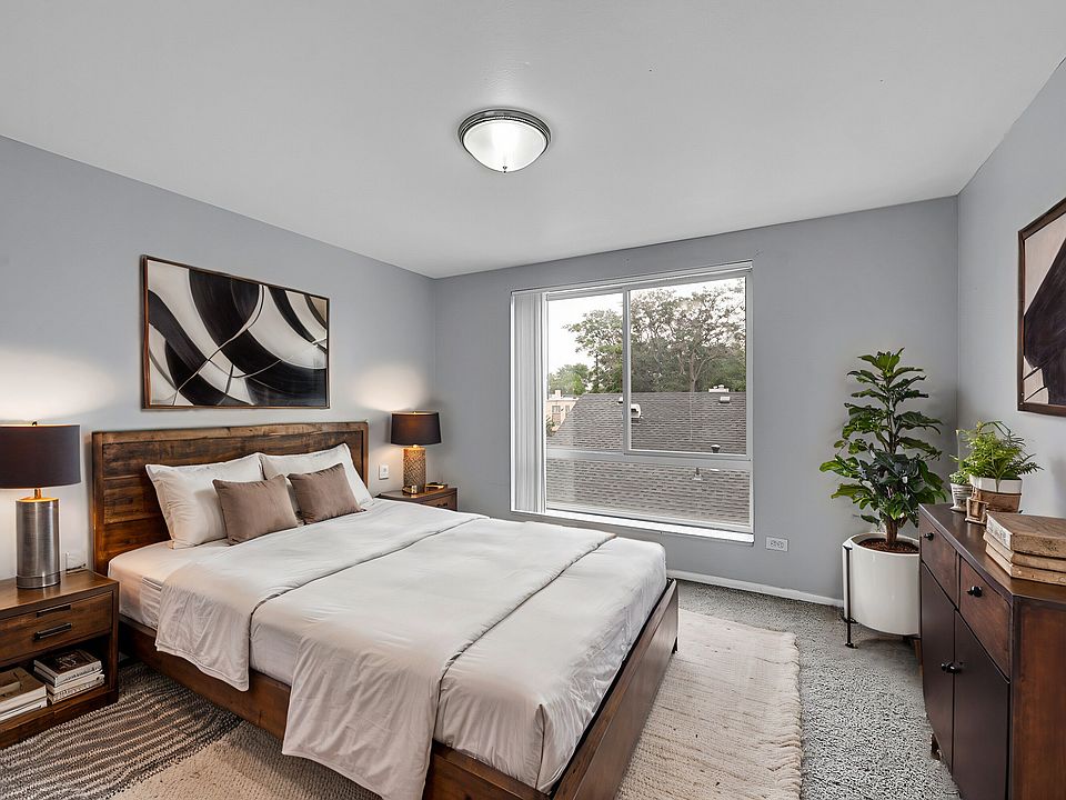 Spacious Bedroom