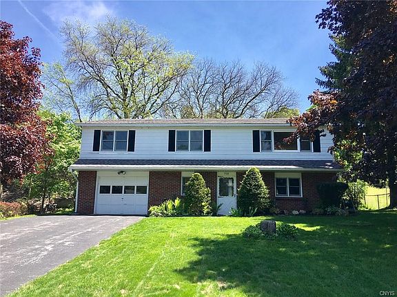 2nd image of 203 Thornton Cir S