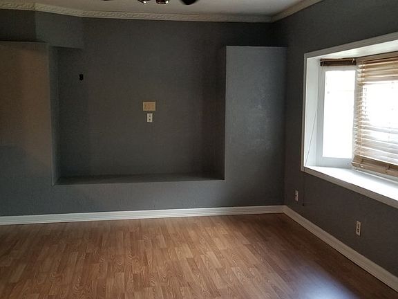 5th image of 2336 61st St