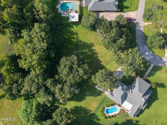 3rd image of 108 Madison Woods Cir