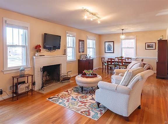 3rd image of 4807 Fitzhugh Ave