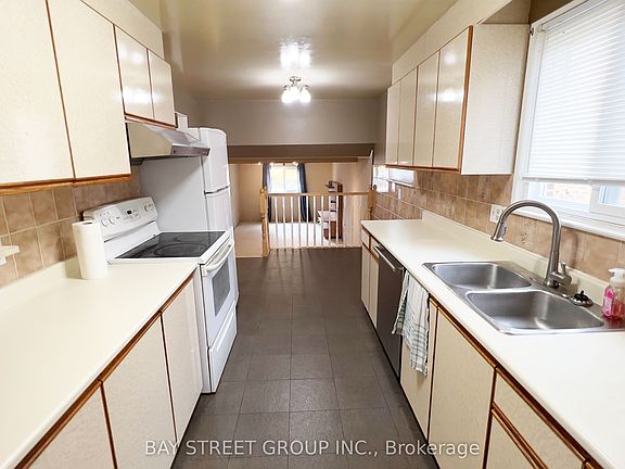 2nd image of 31 Colonsay Rd