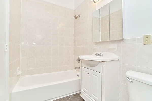 Rented by Living New York | media 41