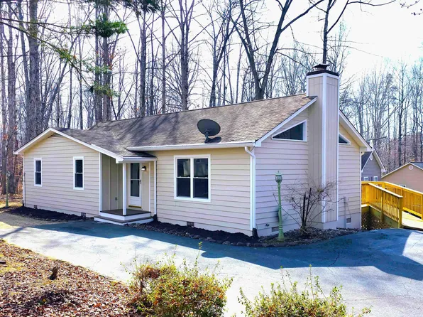 820 Jefferson Dr, Palmyra, VA 22963