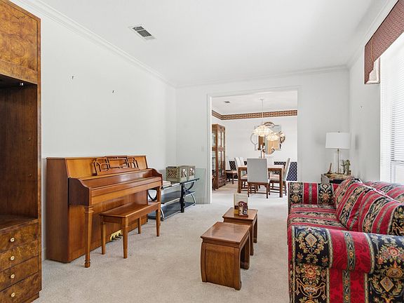 5th image of 79 Fairway Pl