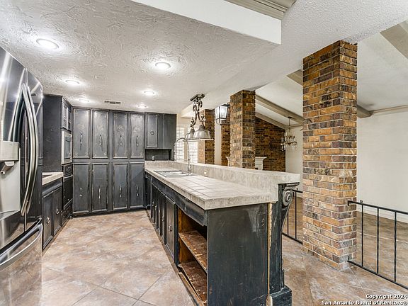 5th image of 10111 iron oak