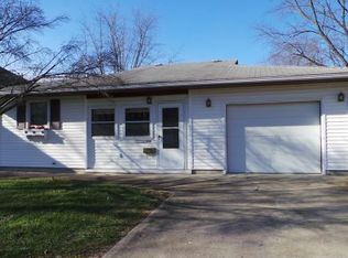 809 N 20th St, Mattoon, IL 61938