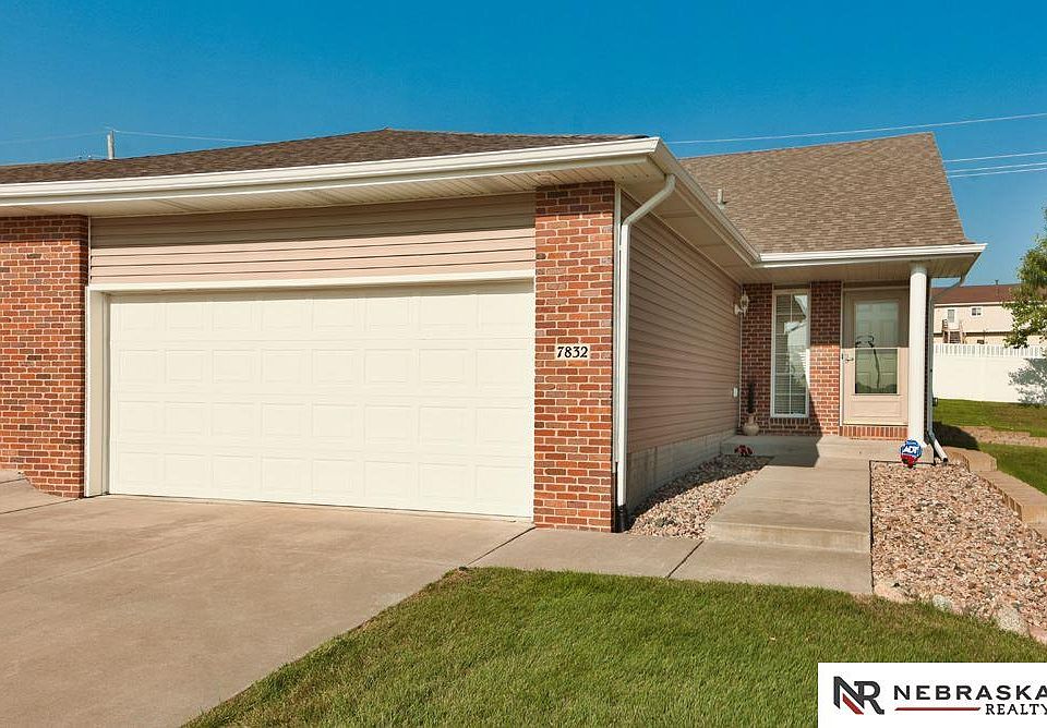 1st image of 7832 S 155th Ave