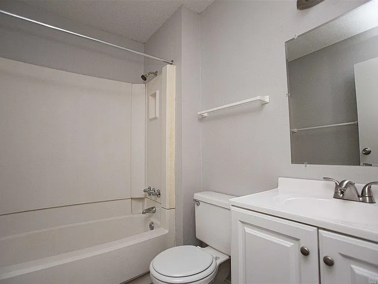 2112 Scotty Ct — Photo 8