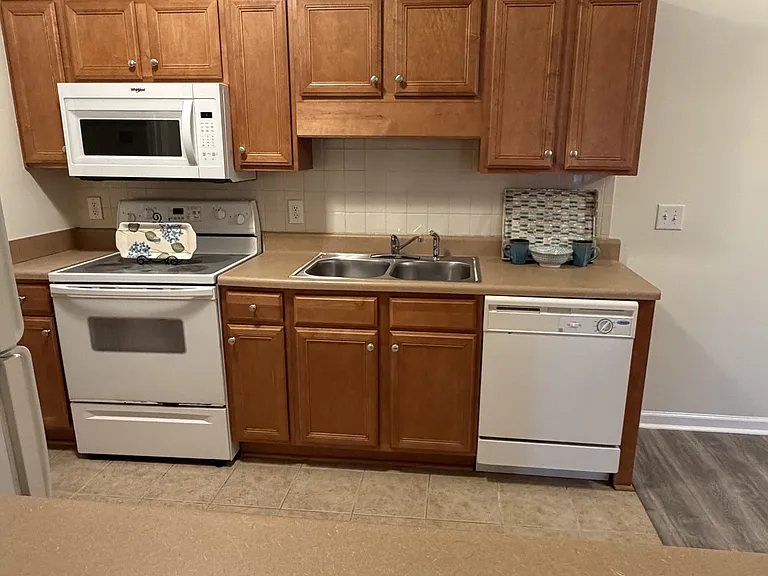 635 Marshtree Ln #1-206 — Photo 6