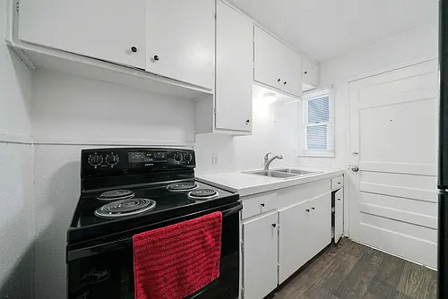 Driftwood Apartments Photo 1