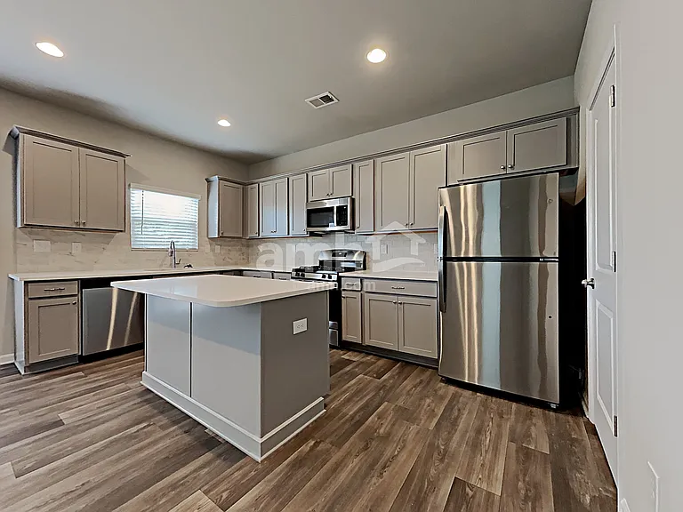 358 Winston Cir — Photo 3