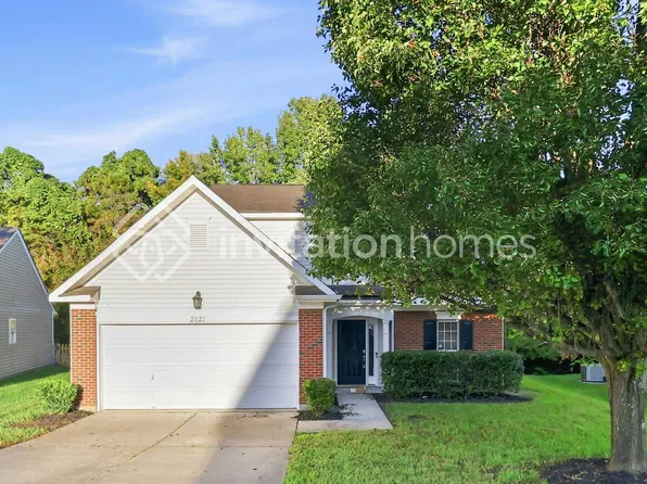 2621 Forest Grove Ct, Charlotte, NC 28269
