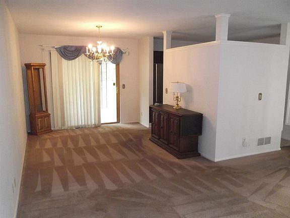 3rd image of 3117 Mary Jane Dr