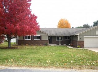 510 G H Baker Dr, Urbana, IL