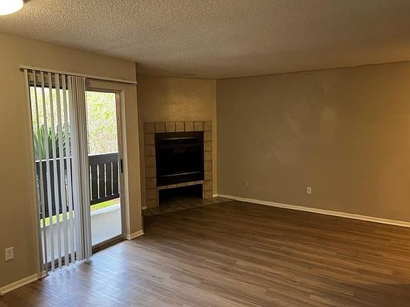 4th image of 658 Glades Cir APT 222