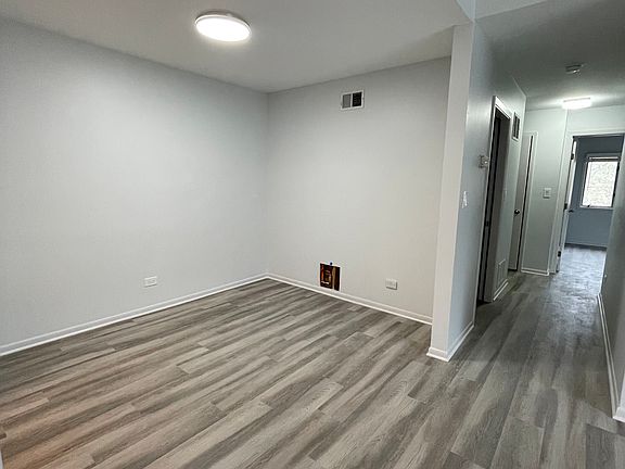 3rd image of 1503 N Milwaukee Ave APT 6B