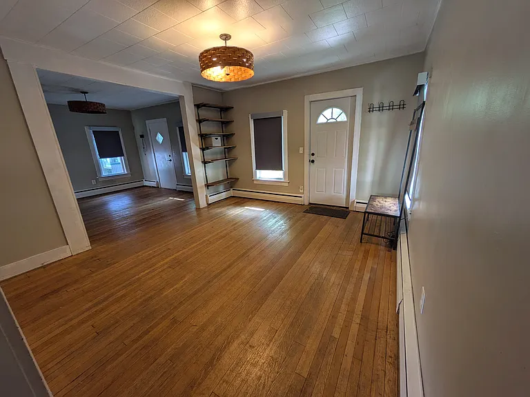 325 Hector St — Photo 6