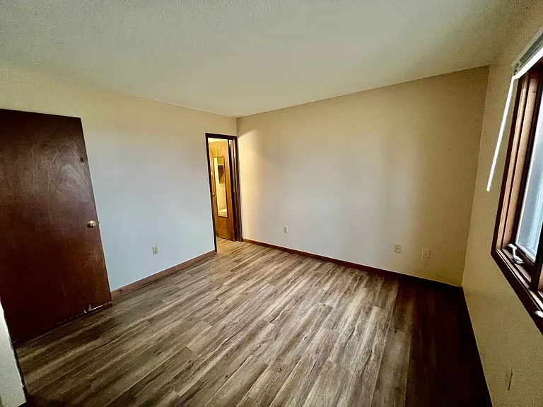 Thompson Apartments — Photo 29