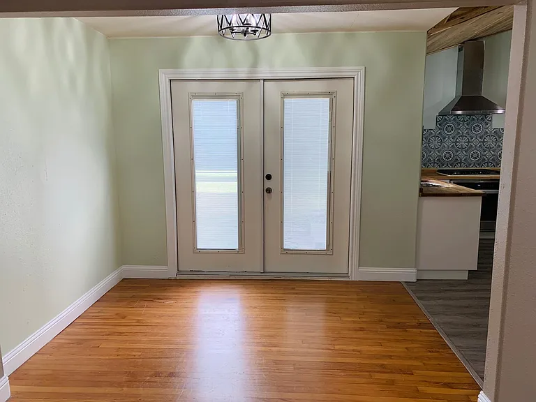 3425 Brady Ave — Photo 7
