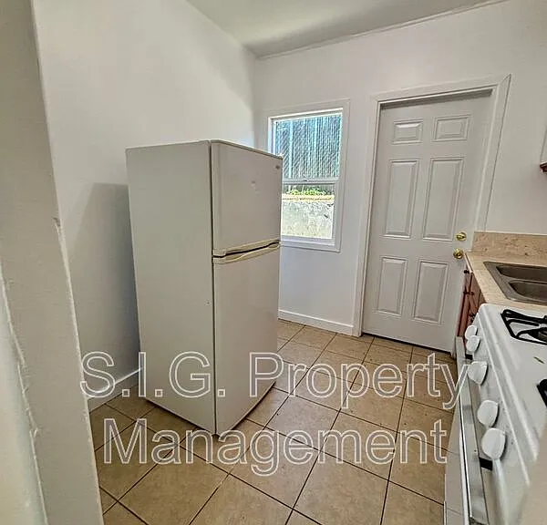 10156 1/4 Helendale Ave — Photo 8