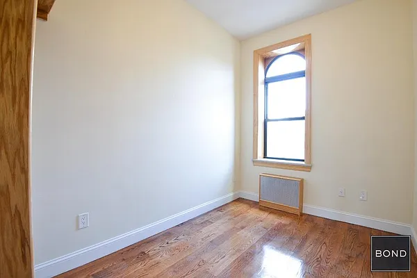 Rented by Bond New York | media 13