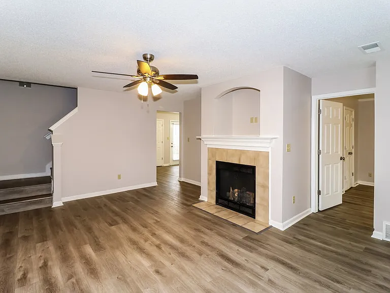 1170 Whitten Rd — Photo 4