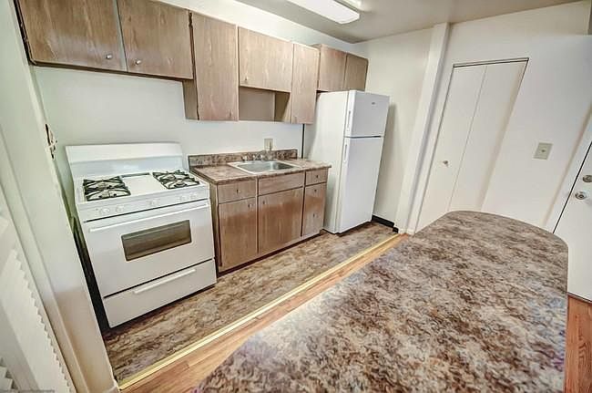 2nd image of 4223 Hickory Ave #E